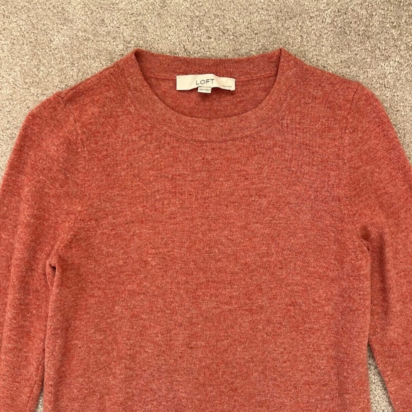 Ann Taylor LOFT Dusty Rose Terracotta Pink Crew Neck Sweater Size XSP - Picture 2 of 11